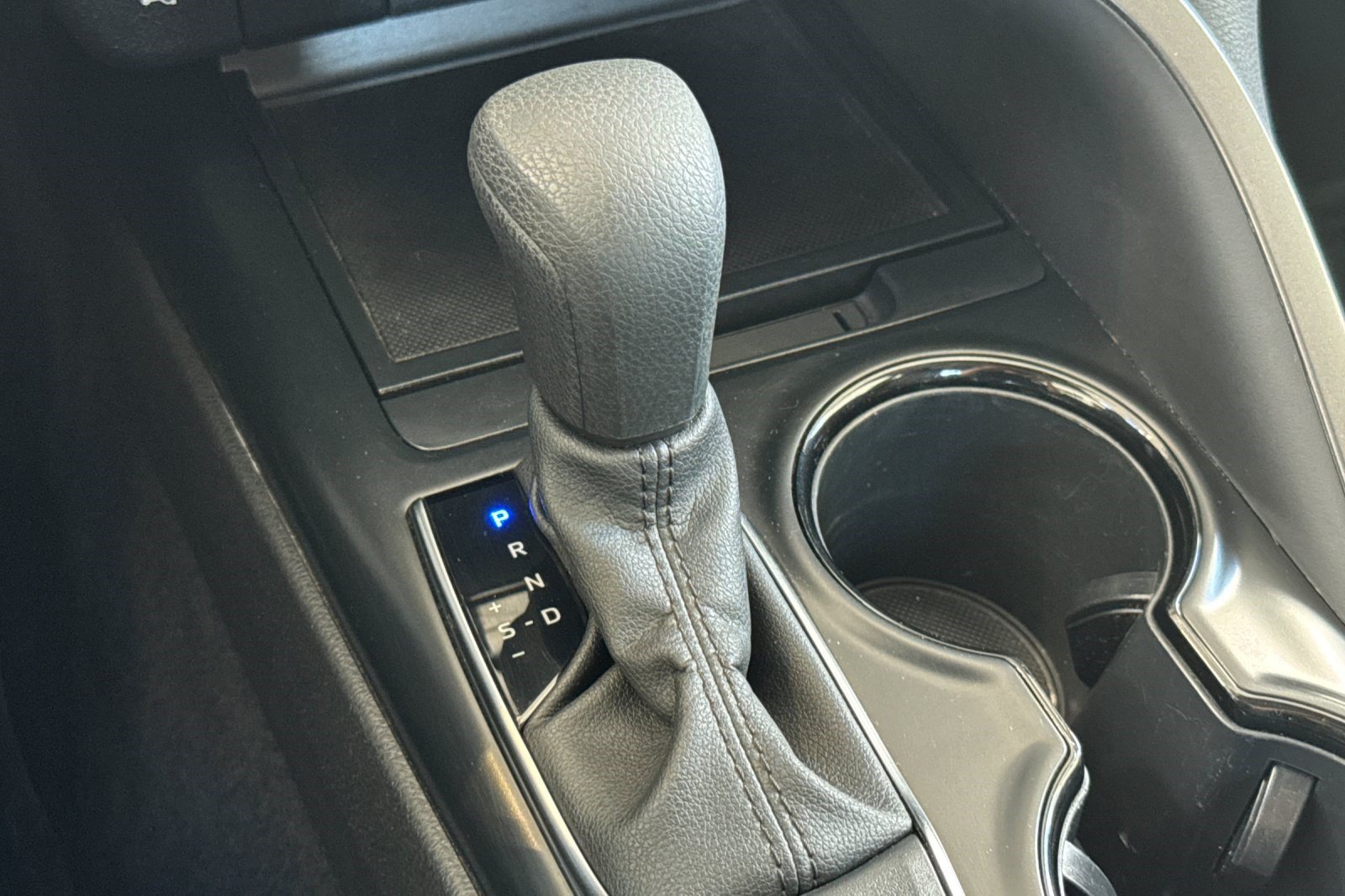 Used 2020 Toyota Camry LE FWD image 26