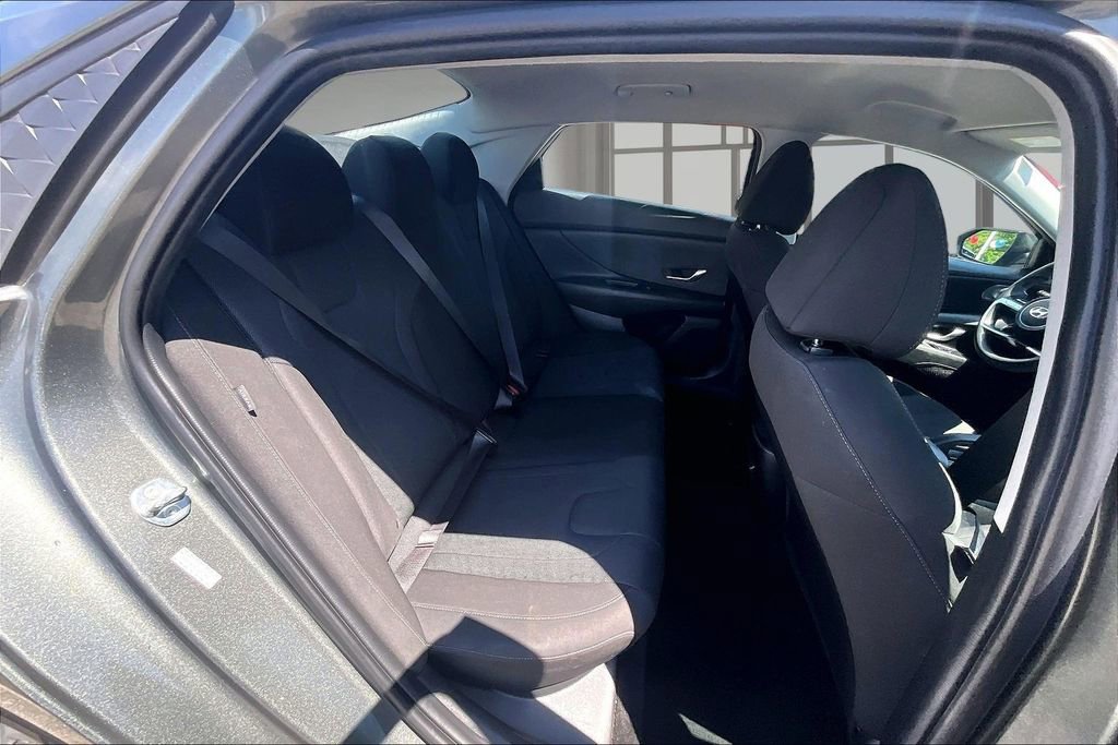 Used 2024 Hyundai Elantra SE FWD image 28