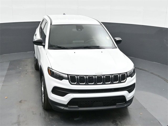 Used 2025 Jeep Compass Sport image 32