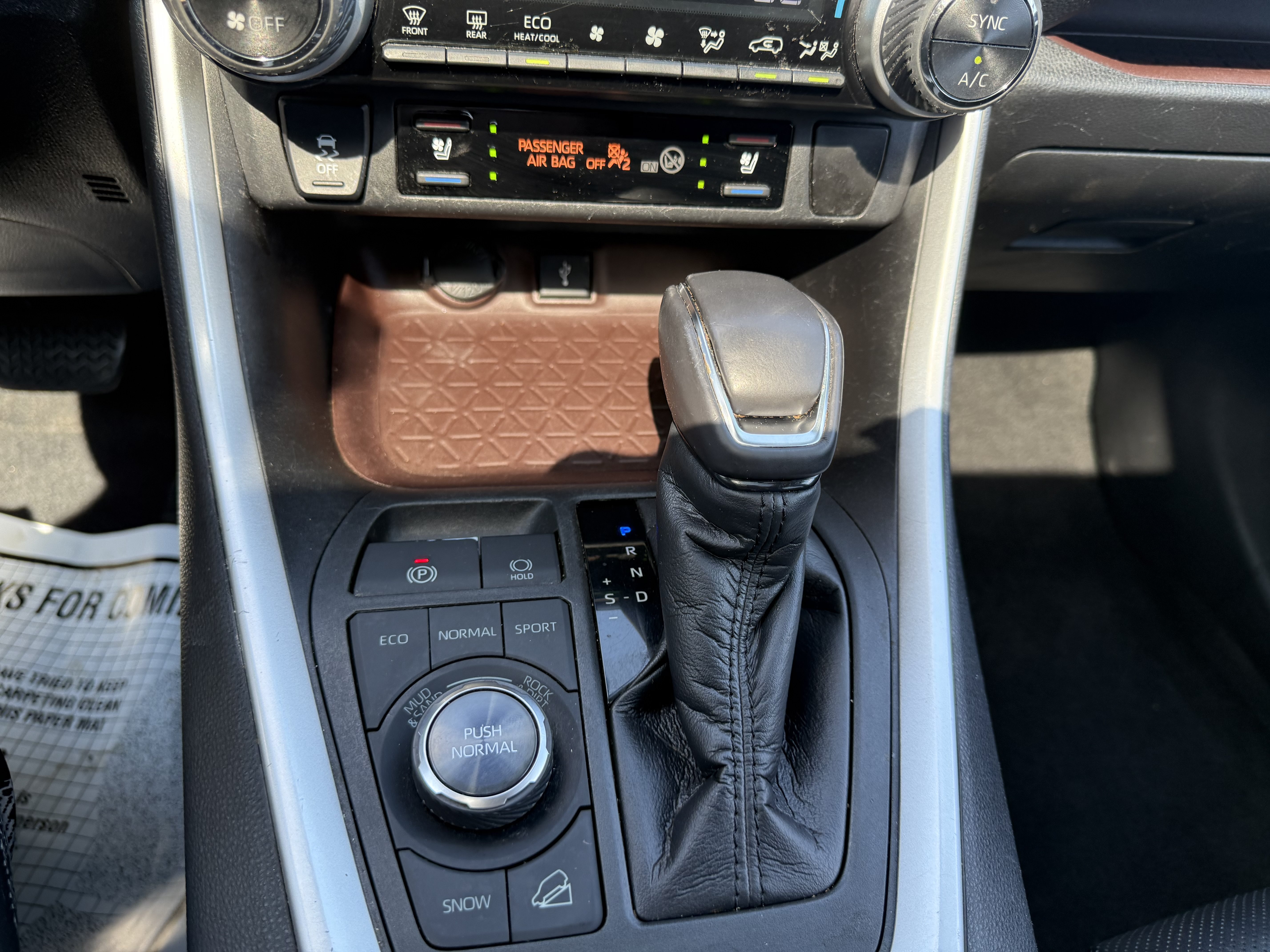 Used 2021 Toyota RAV4 Limited w/ Limited Grade Weather Package AWD/4WD image 18