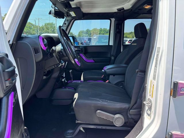 Used 2015 Jeep Wrangler Unlimited Sahara w/ Trailer Tow Group AWD/4WD image 3