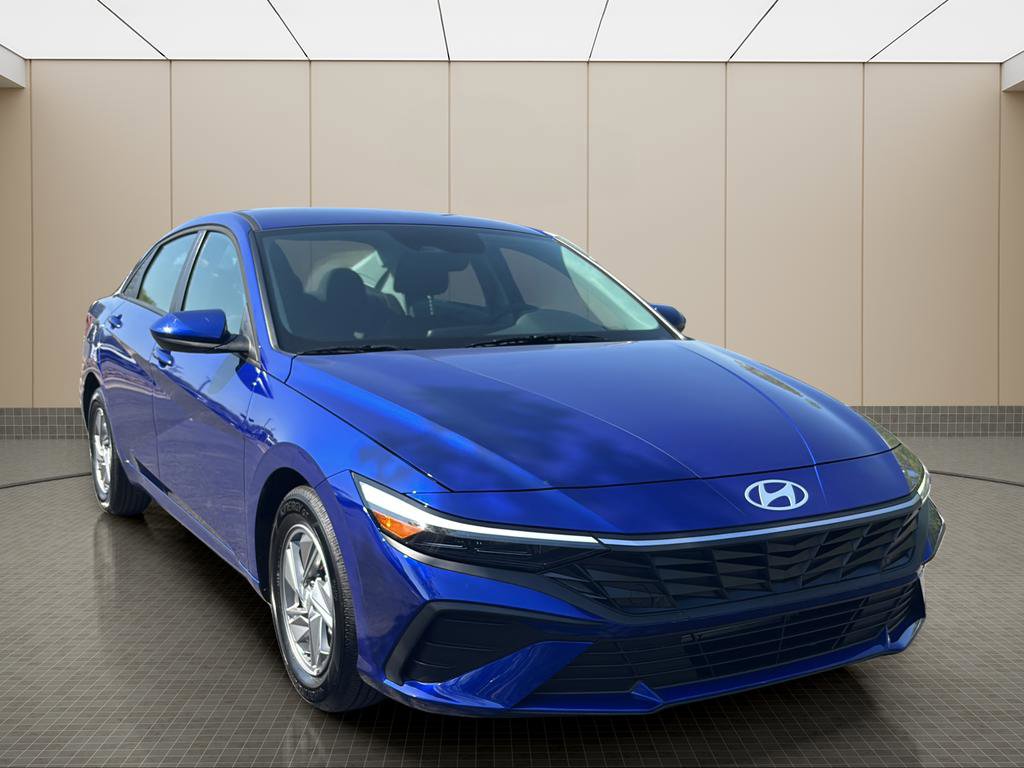 Certified 2025 Hyundai Elantra SE FWD image 7