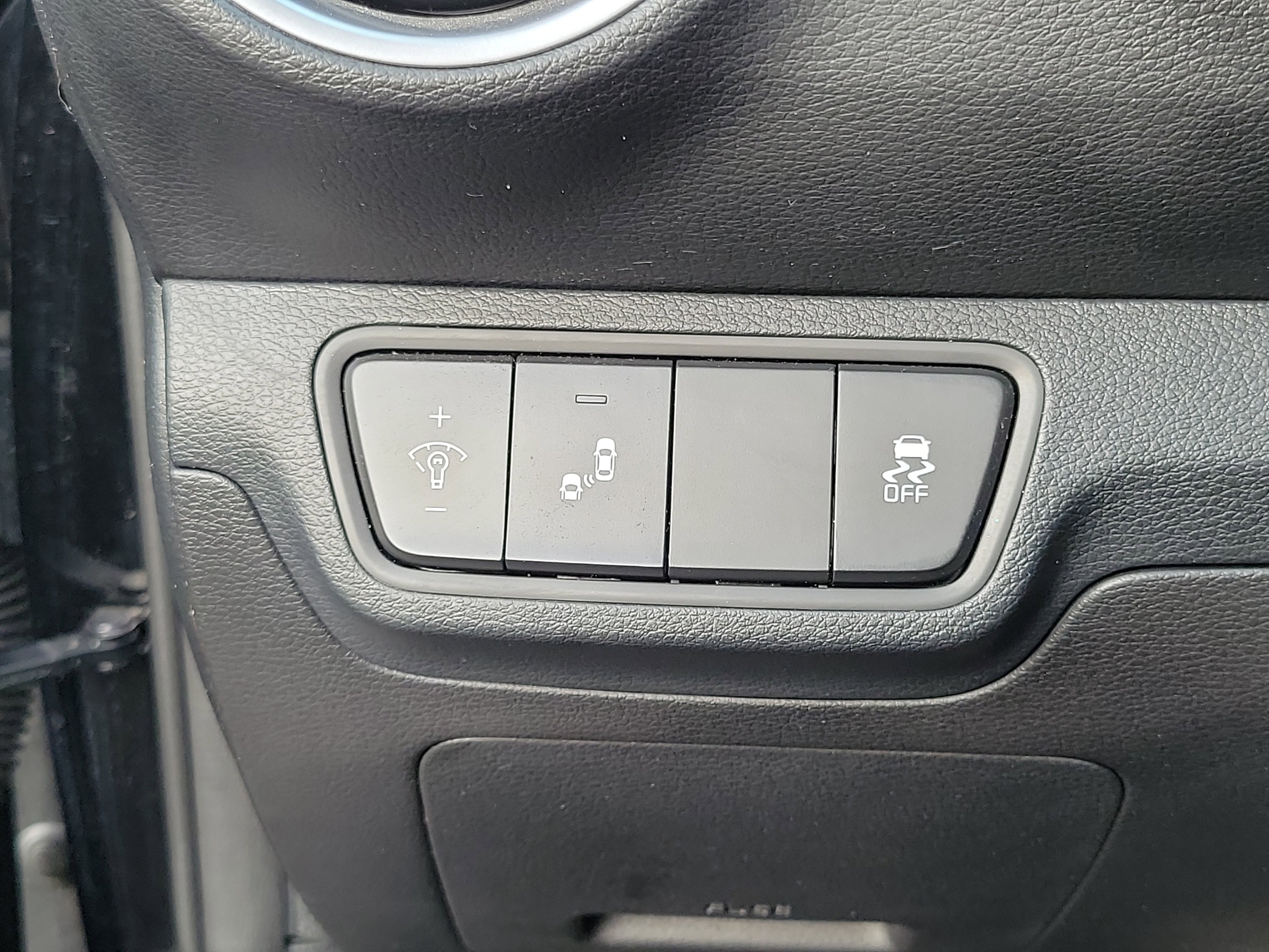 Used 2024 Kia Forte LXS w/ LXS Technology Package image 14