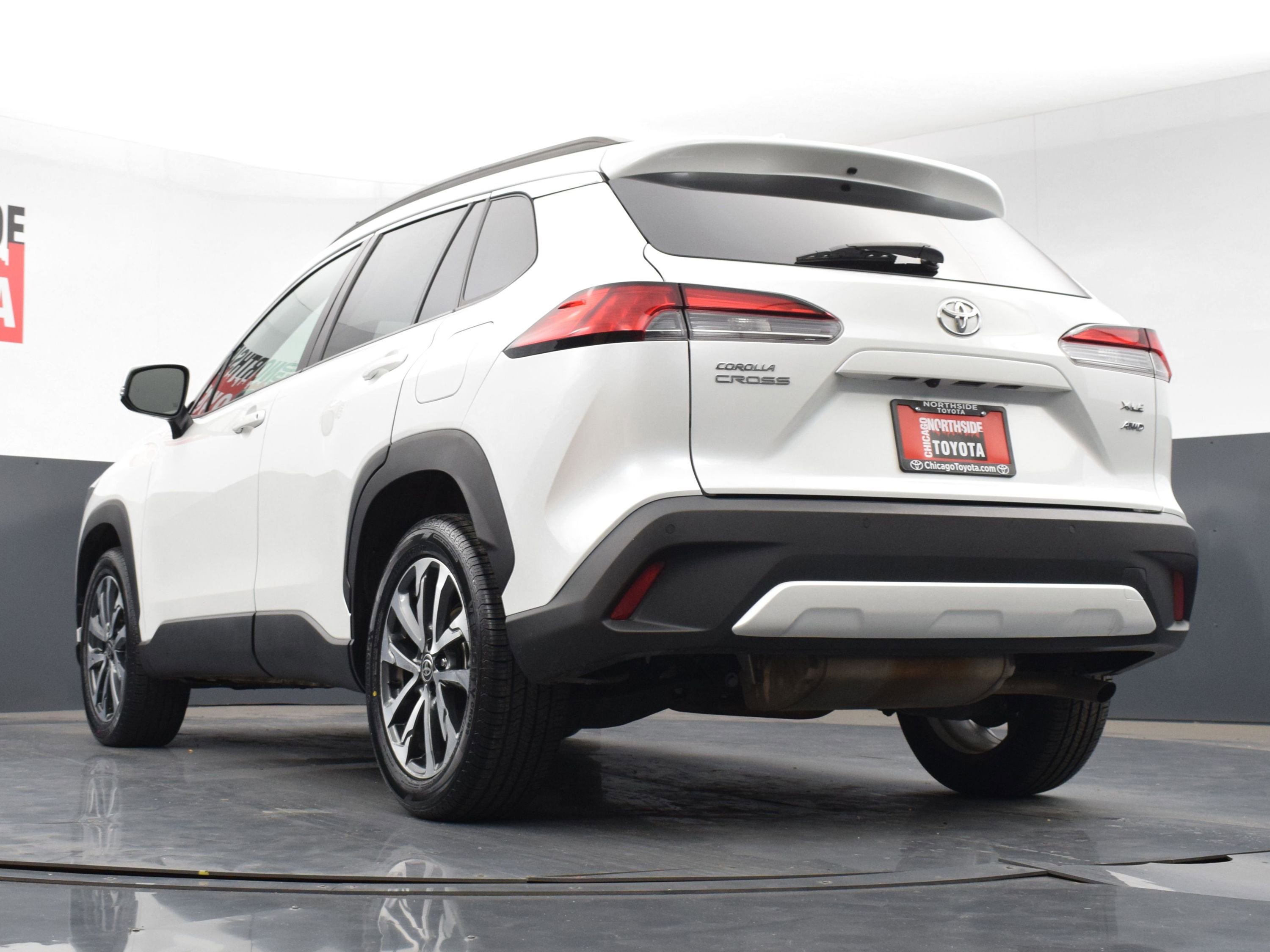 Used 2022 Toyota Corolla Cross XLE image 28