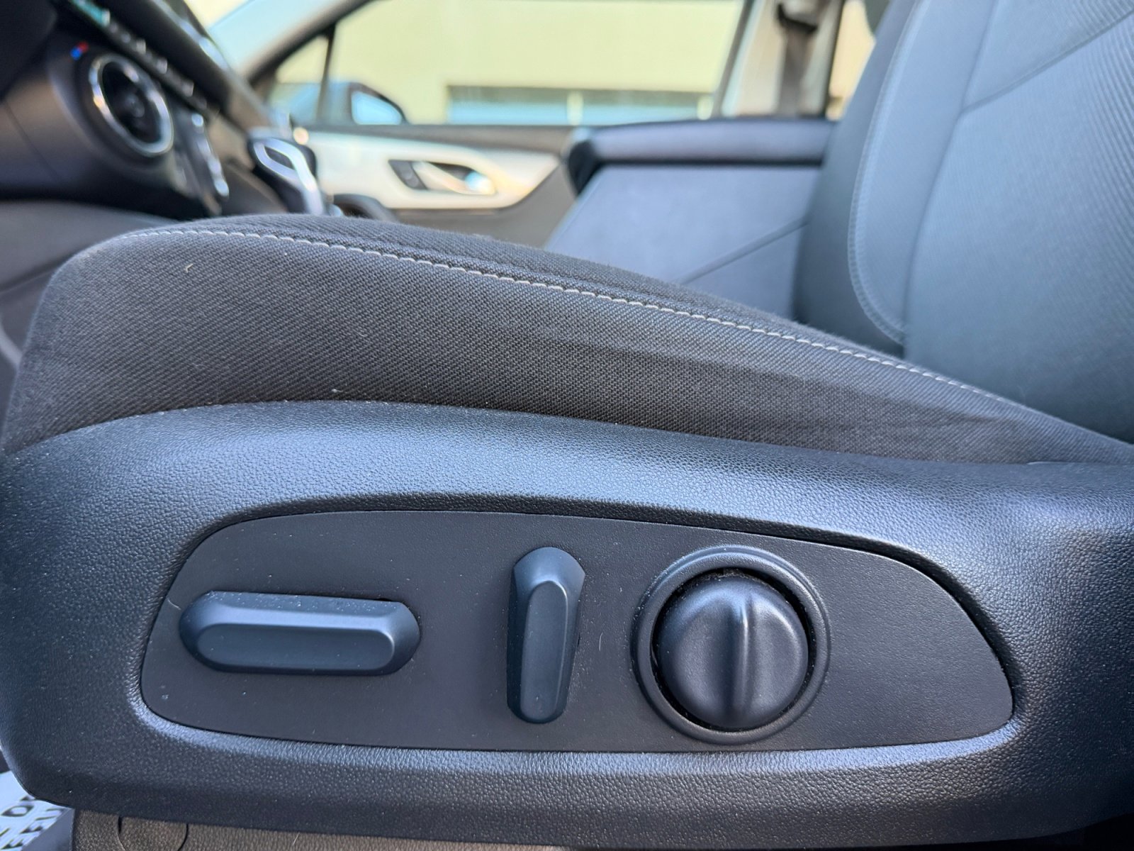 Used 2024 Chevrolet Blazer LT image 13