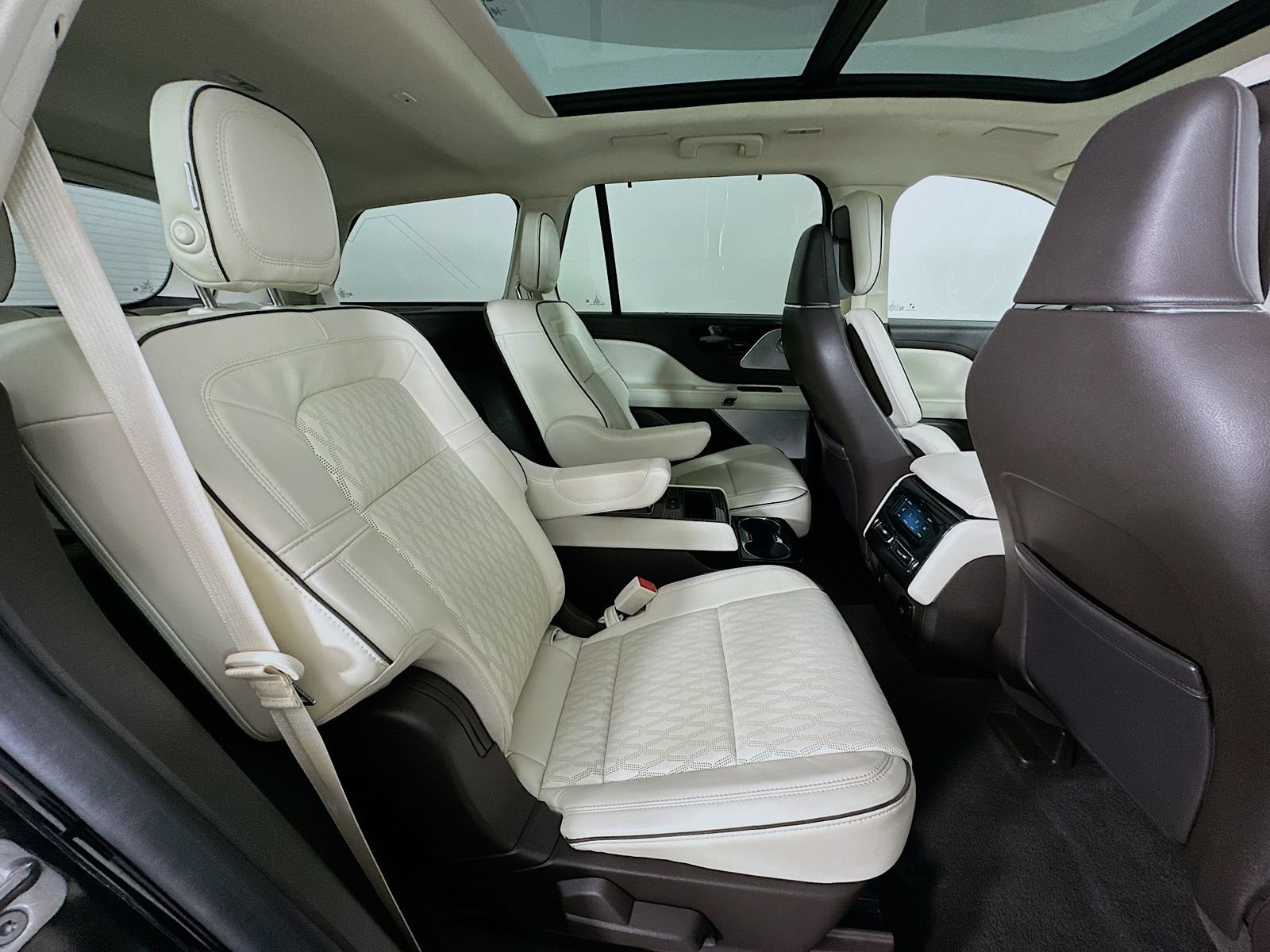 Used 2020 Lincoln Aviator Black Label Grand Touring w/ Class IV Trailer Tow Package AWD/4WD image 42