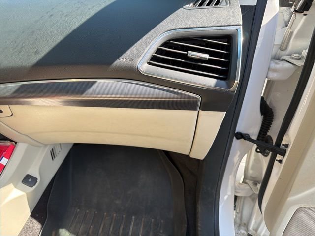 Used 2018 Ford Edge Titanium w/ Equipment Group 302A AWD/4WD image 23