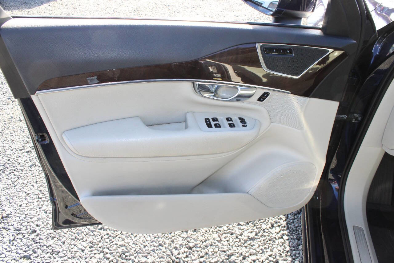 Used 2016 Volvo XC90 T6 Momentum w/ Momentum Plus Package image 22