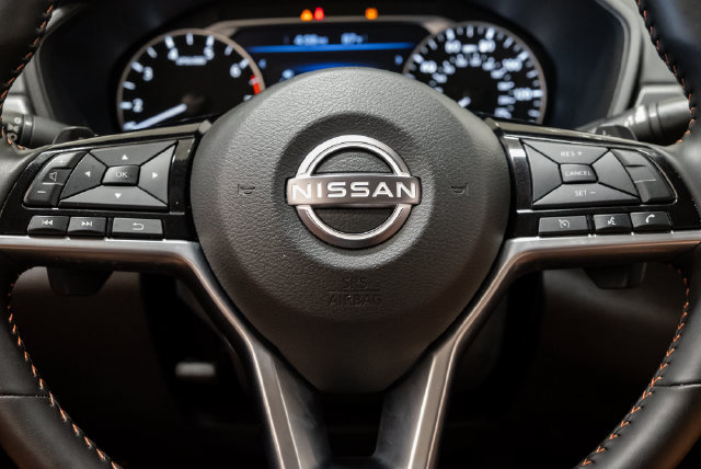 Used 2025 Nissan Altima 2.5 SR FWD image 10