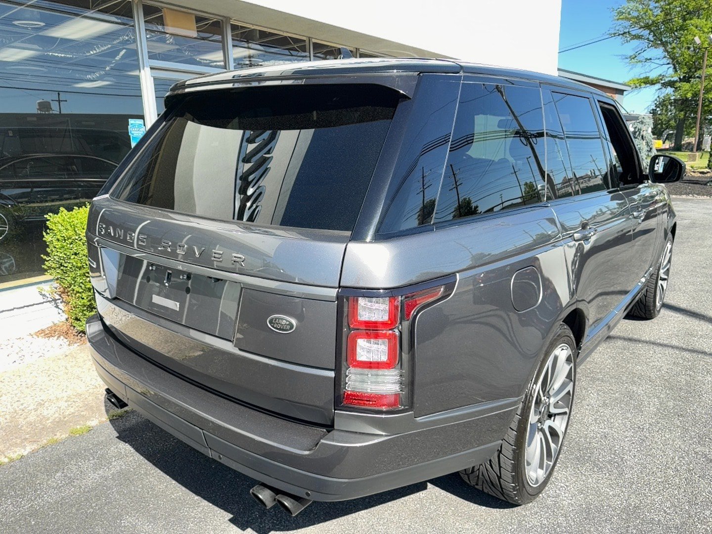 Used 2016 Land Rover Range Rover Supercharged AWD/4WD image 3