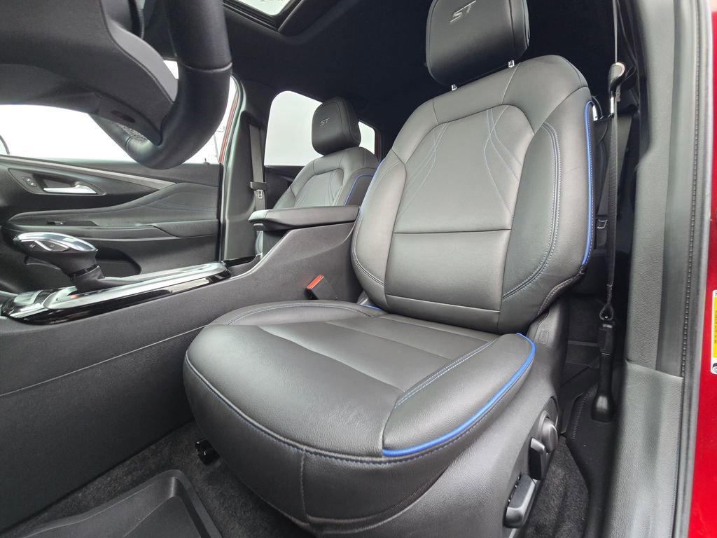 Used 2024 Buick Envista Sport Touring w/ Experience Buick Package image 18