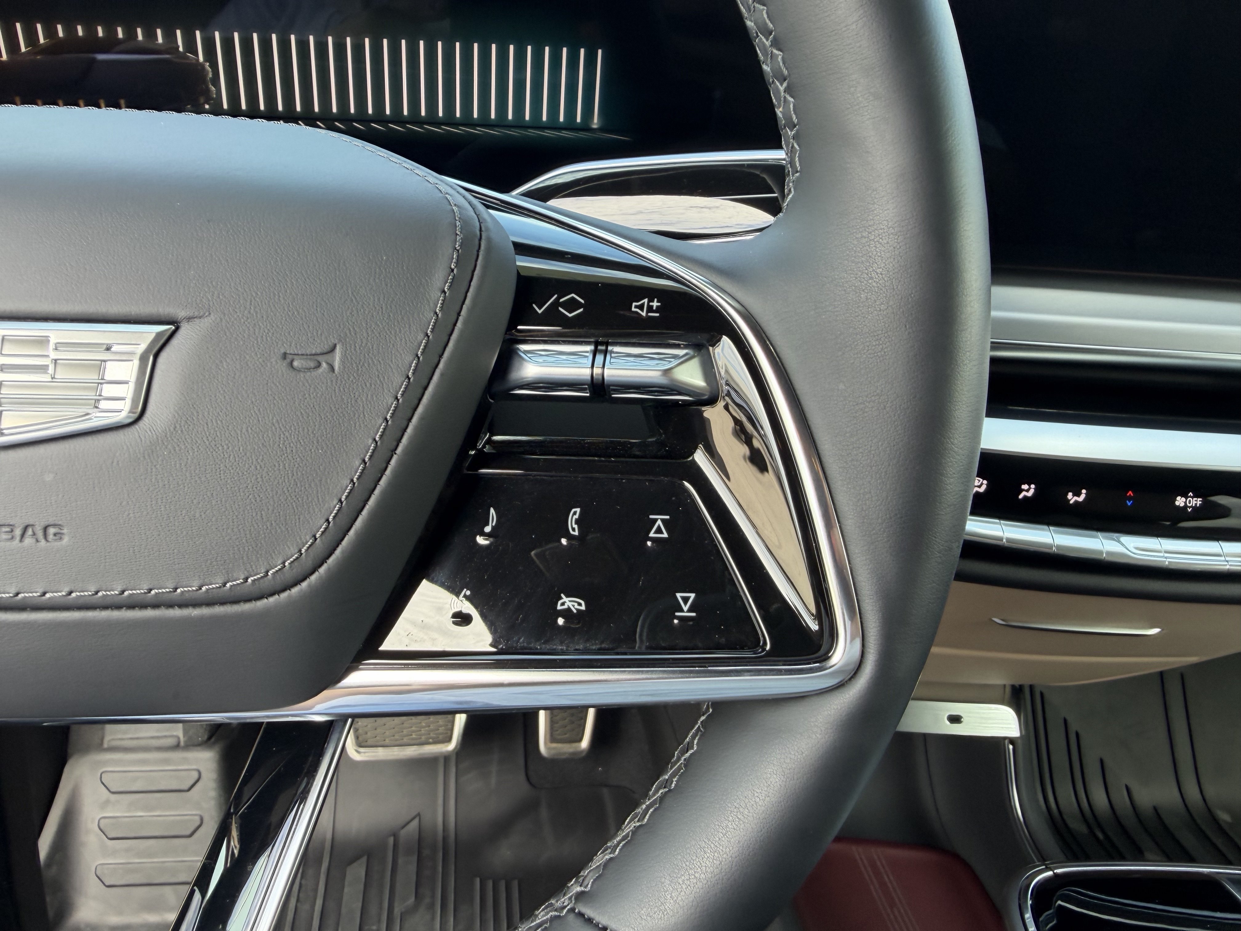 Certified 2026 Cadillac Lyriq Signature Luxury w/ Nappa Leather Package AWD/4WD image 28
