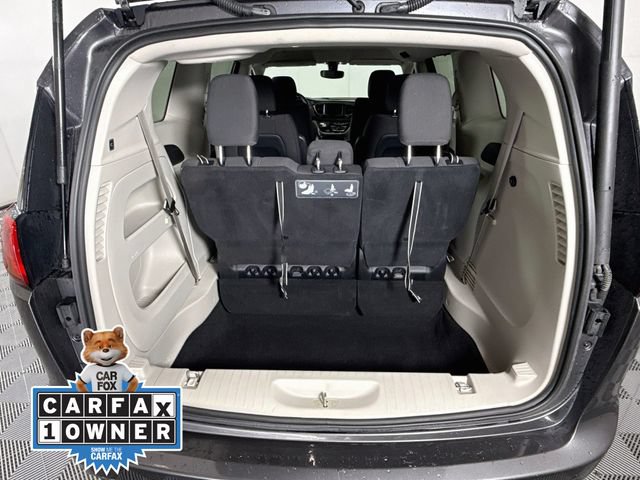 Used 2020 Chrysler Pacifica Touring w/ Cold Weather Group FWD image 25