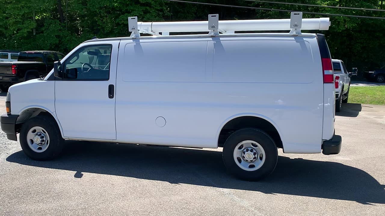 Used 2024 Chevrolet Express 2500 w/ Driver Convenience Package RWD image 2