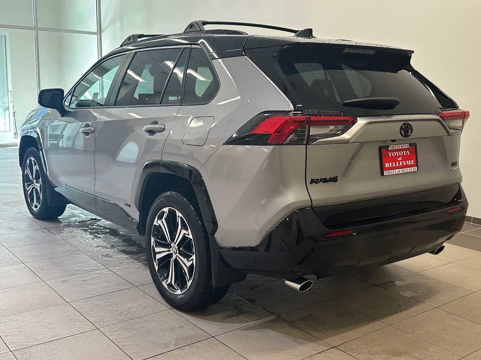 Certified 2025 Toyota RAV4 XSE w/ Weather Package AWD/4WD image 4