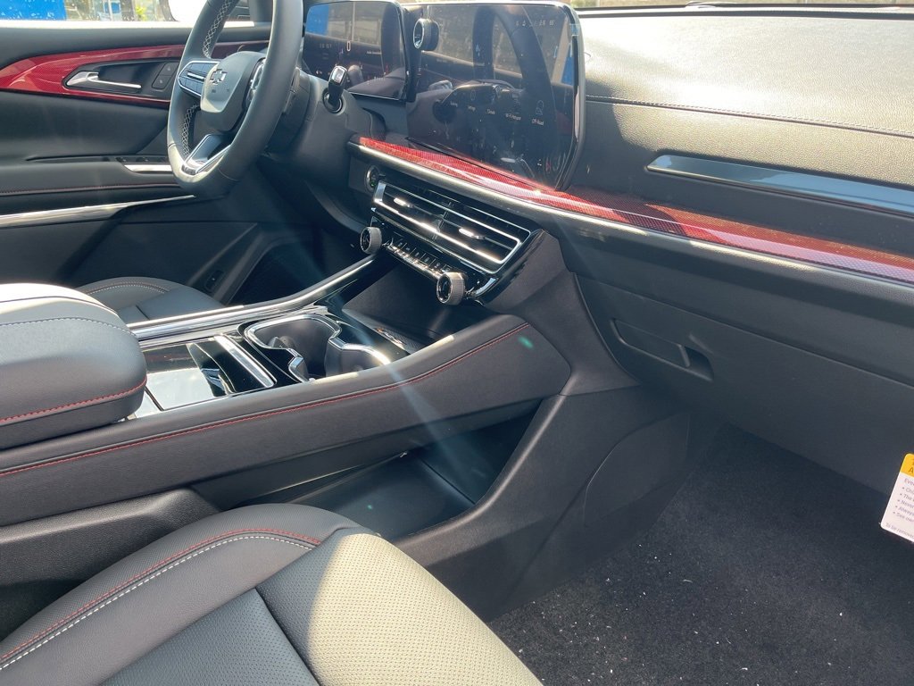 New 2026 Chevrolet Traverse Z71 w/ Driver Confidence Package image 30