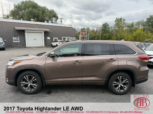 Used 2017 Toyota Highlander Plus AWD/4WD image 6