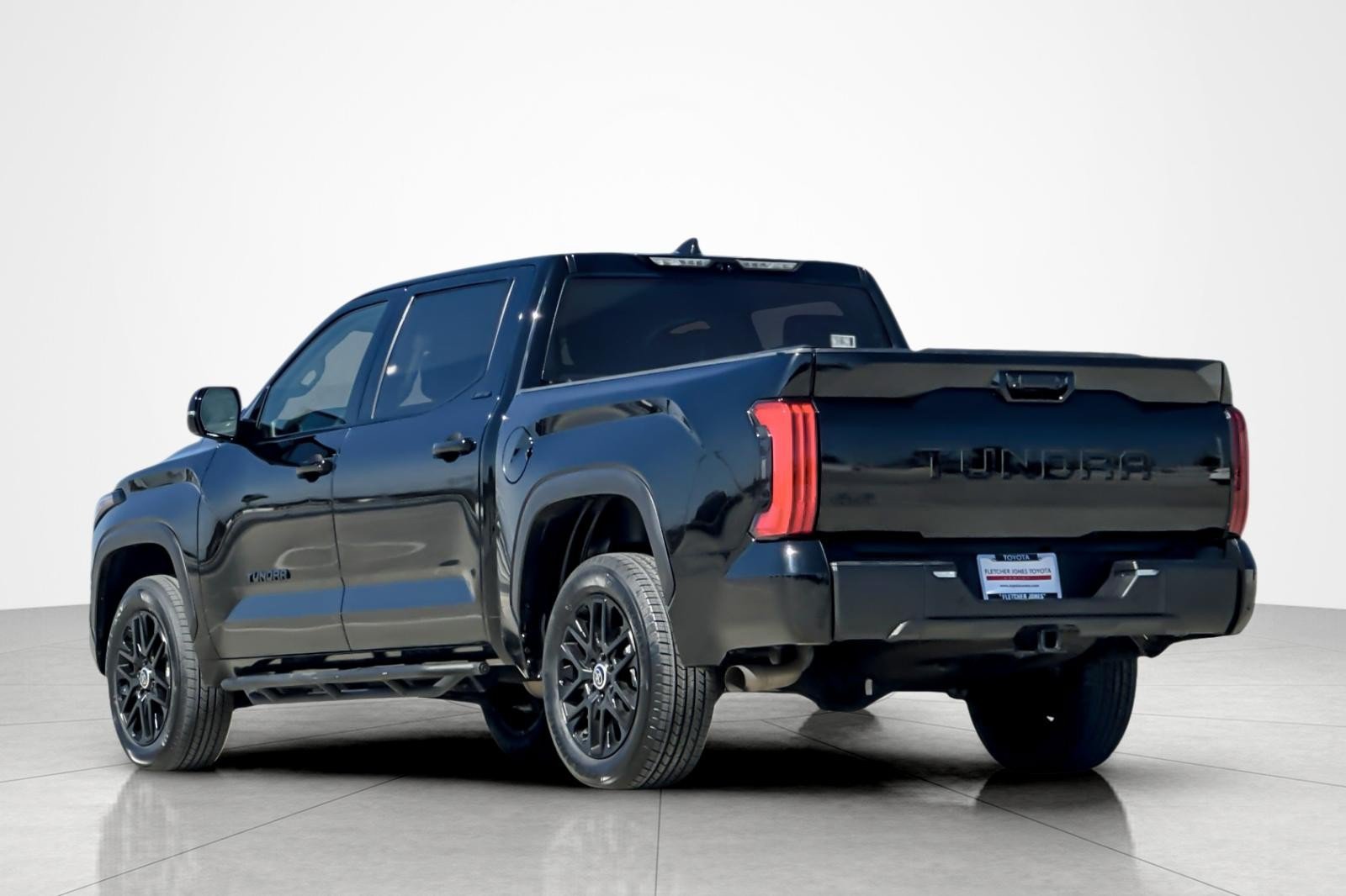 Used 2024 Toyota Tundra Limited AWD/4WD image 3