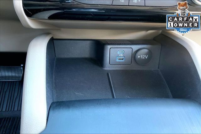 Used 2022 Ford Escape SE w/ SE Sport Appearance Package image 32