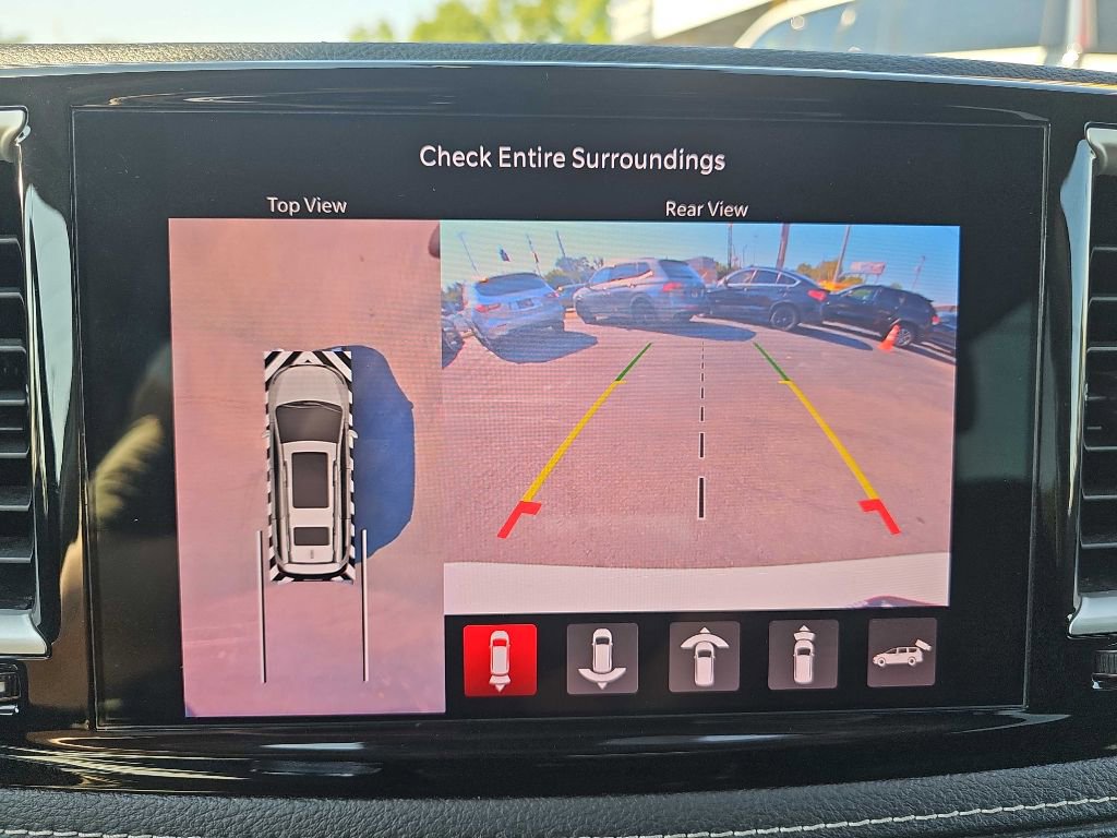 Used 2022 Chrysler Pacifica Touring-L w/ Uconnect Theater Family Group image 32