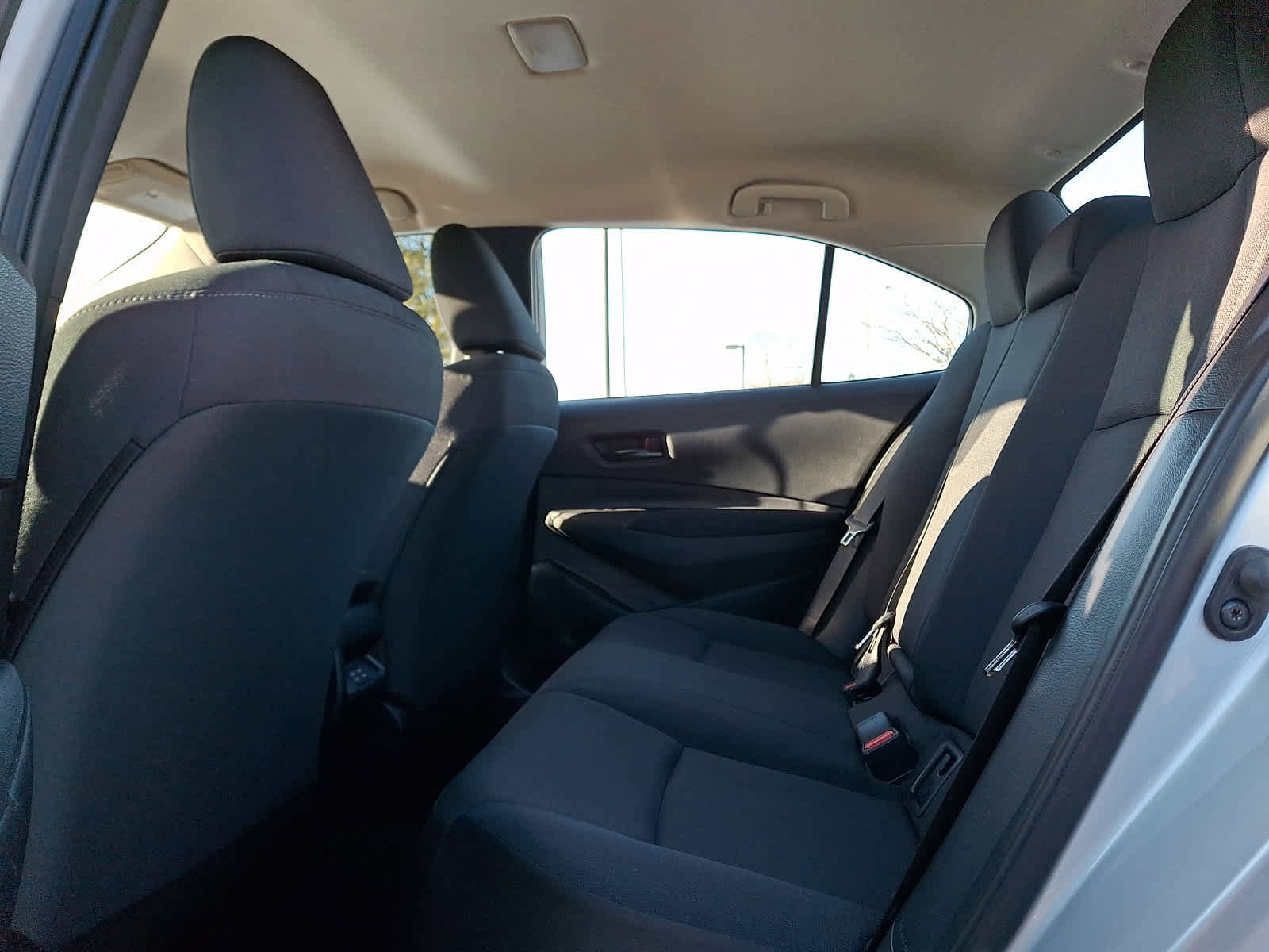 Used 2025 Toyota Corolla LE image 12