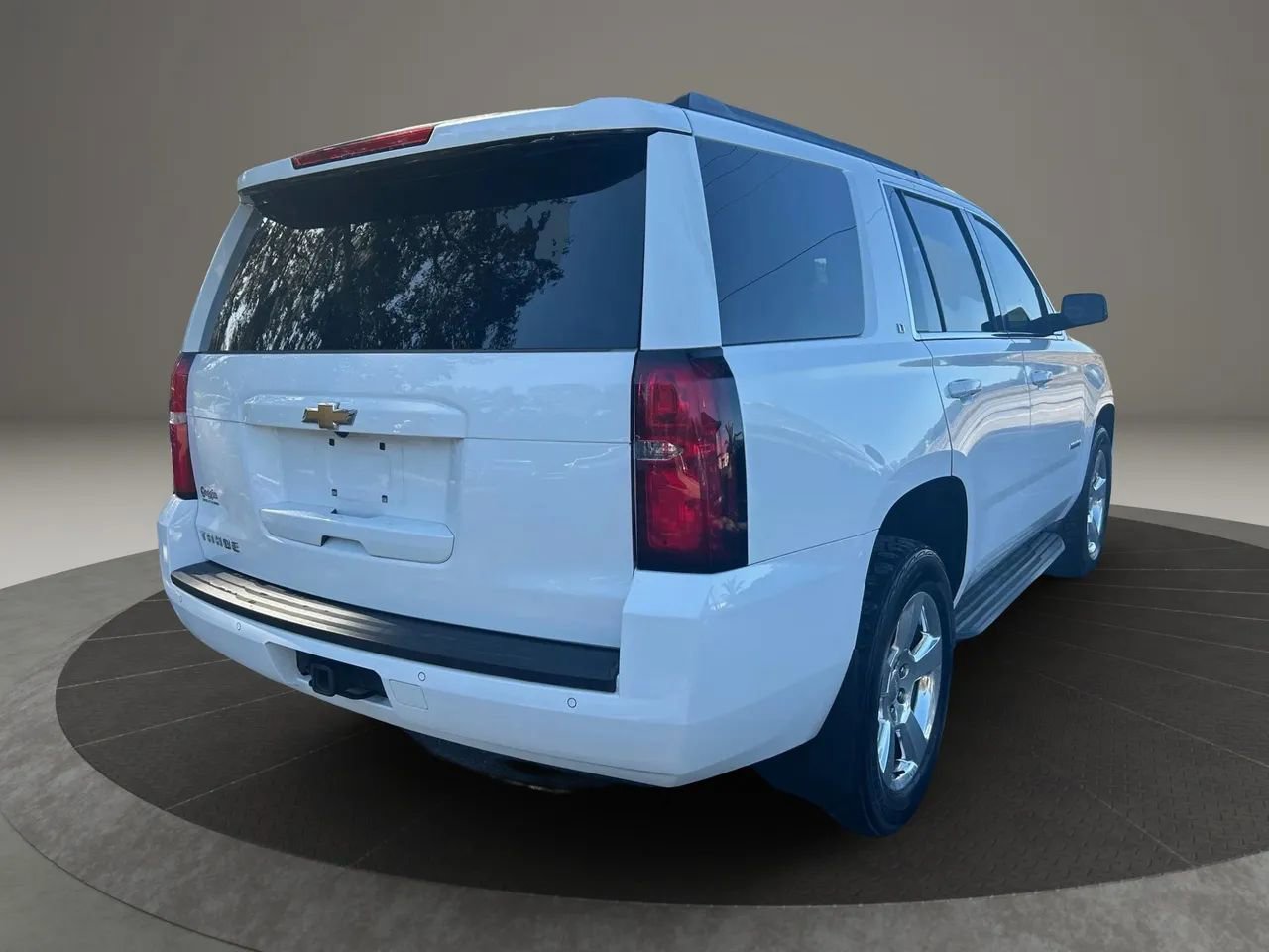Used 2016 Chevrolet Tahoe LT image 2
