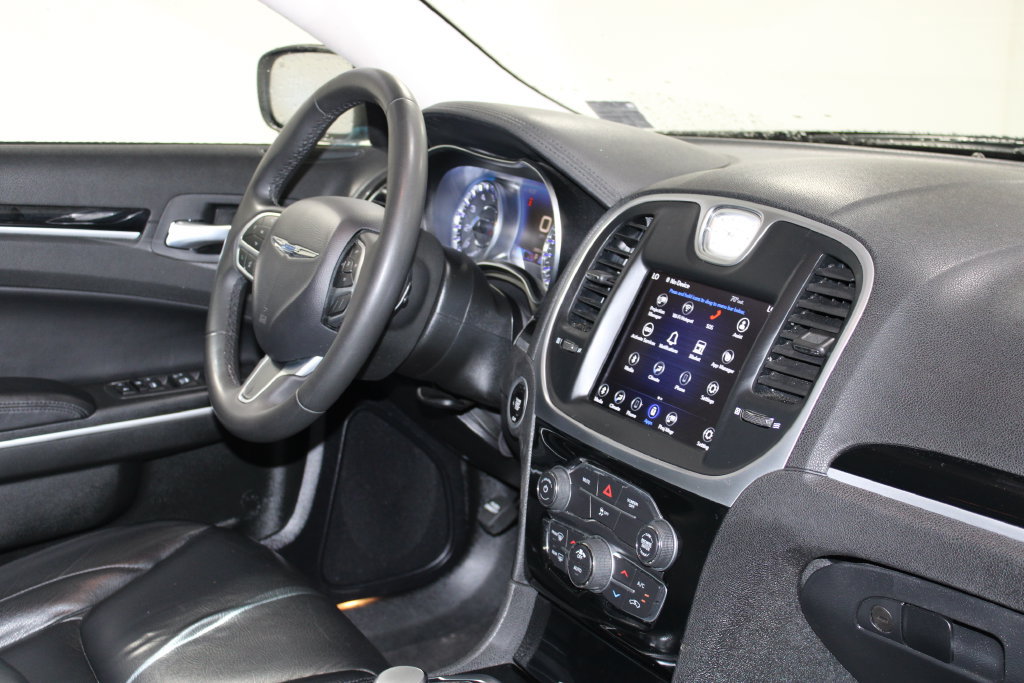 Used 2023 Chrysler 300 Touring AWD/4WD image 27