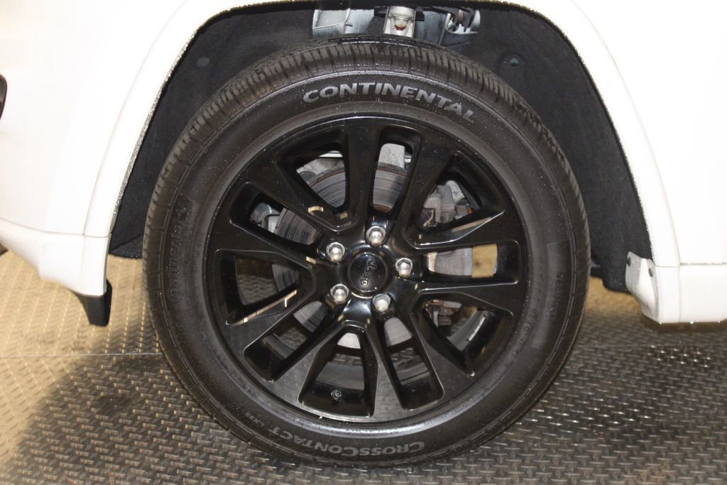 Used 2019 Jeep Grand Cherokee Altitude AWD/4WD image 15