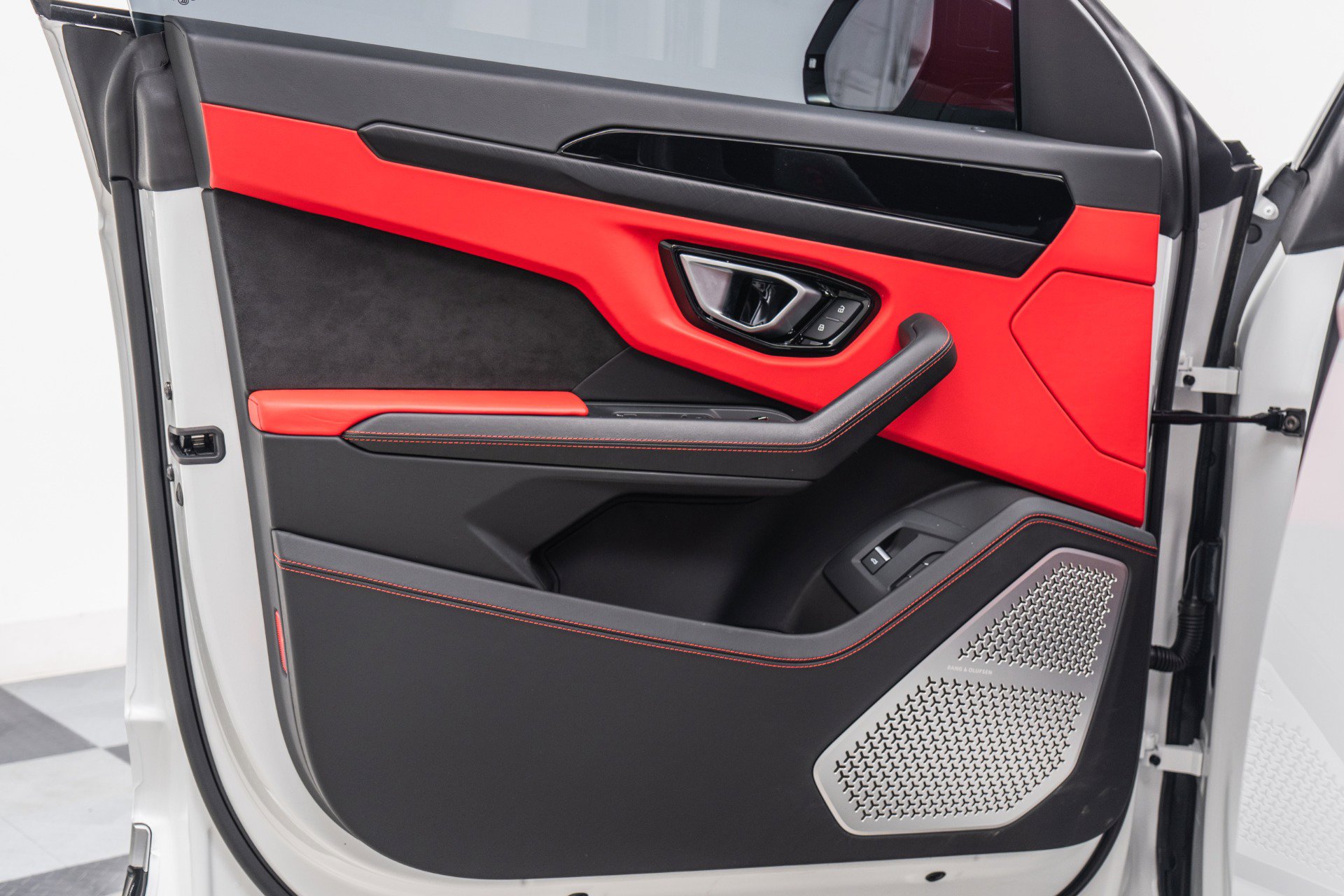 Used 2021 Lamborghini Urus -Bang and Olufsen Audio, Two-T image 44