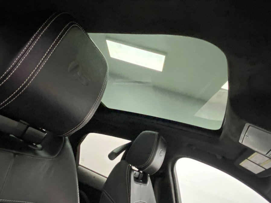Used 2019 Jaguar F-PACE S image 24