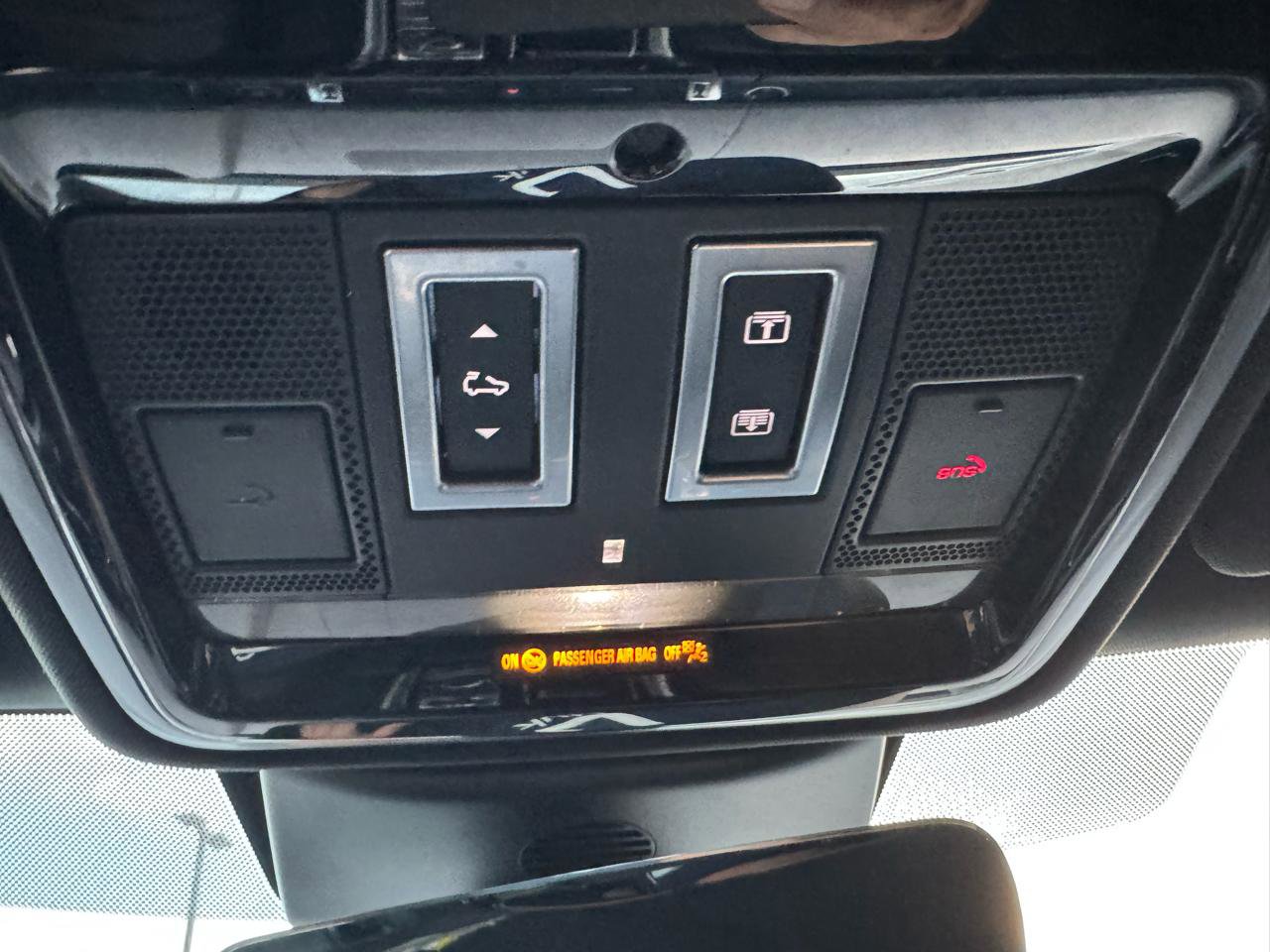 Used 2019 Land Rover Range Rover Sport HSE AWD/4WD image 28