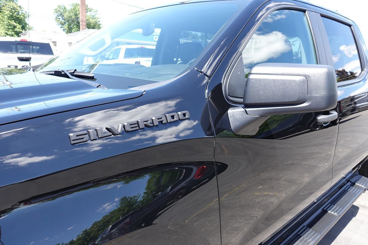 Used 2024 Chevrolet Silverado 1500 Custom AWD/4WD image 8