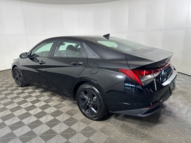 Used 2022 Hyundai Elantra Blue image 5