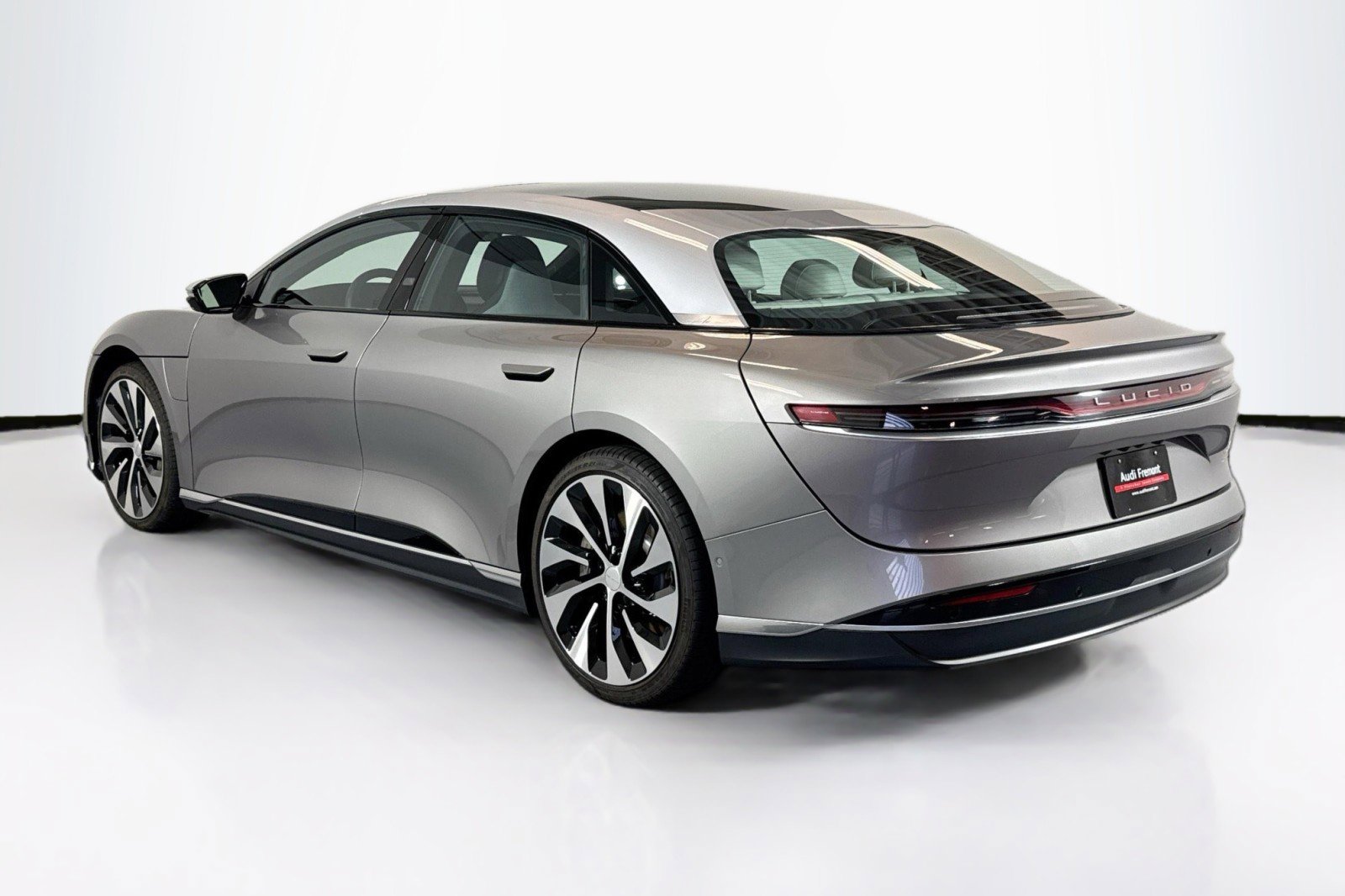 Used 2022 Lucid Air Grand Touring image 7