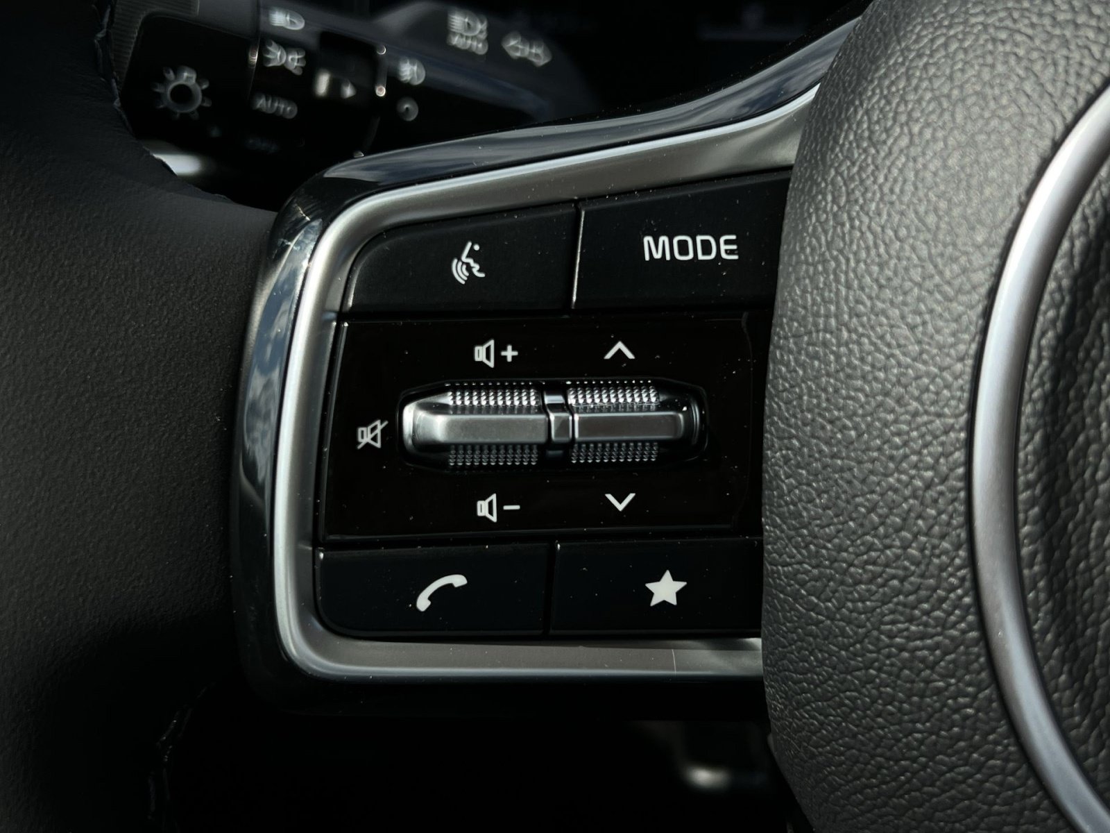 New 2026 Kia Carnival SX Prestige FWD image 29
