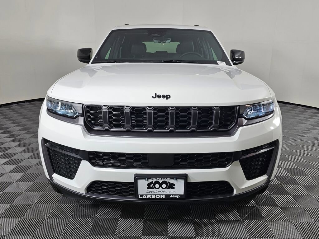 New 2026 Jeep Grand Cherokee Altitude image 8