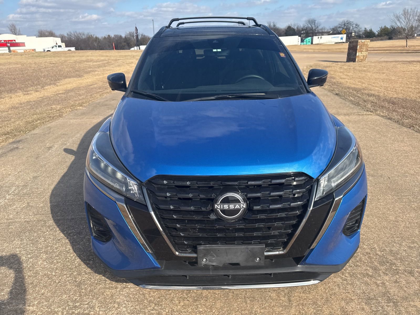 Used 2023 Nissan Kicks SR w/ Interior Electronics Package image 2