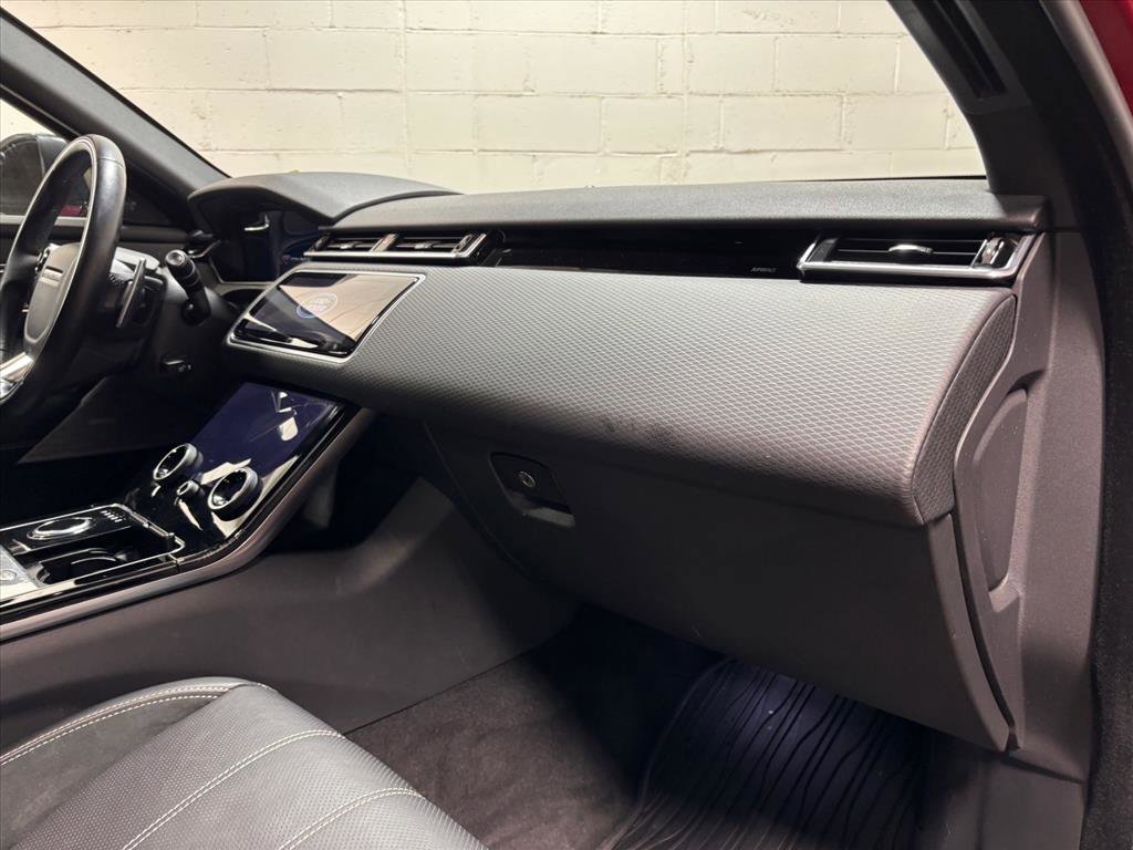 Used 2019 Land Rover Range Rover Velar R-Dynamic SE image 30