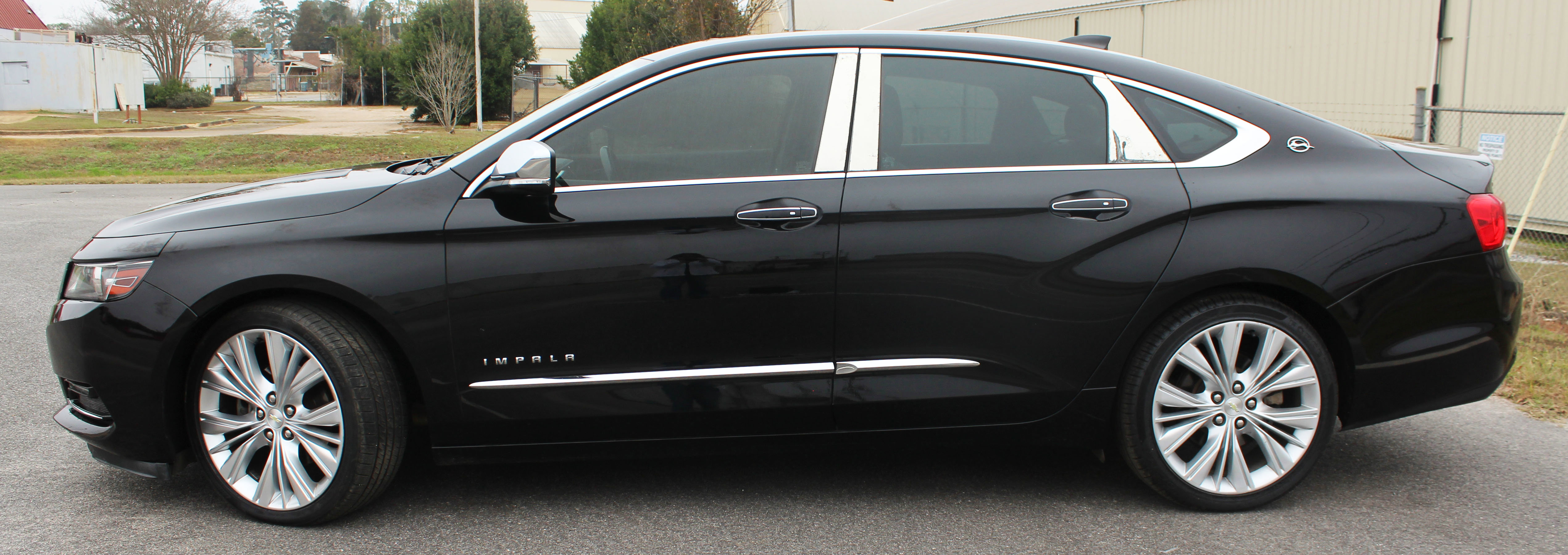 Used 2017 Chevrolet Impala Premier w/ Enhanced Convenience Package image 2