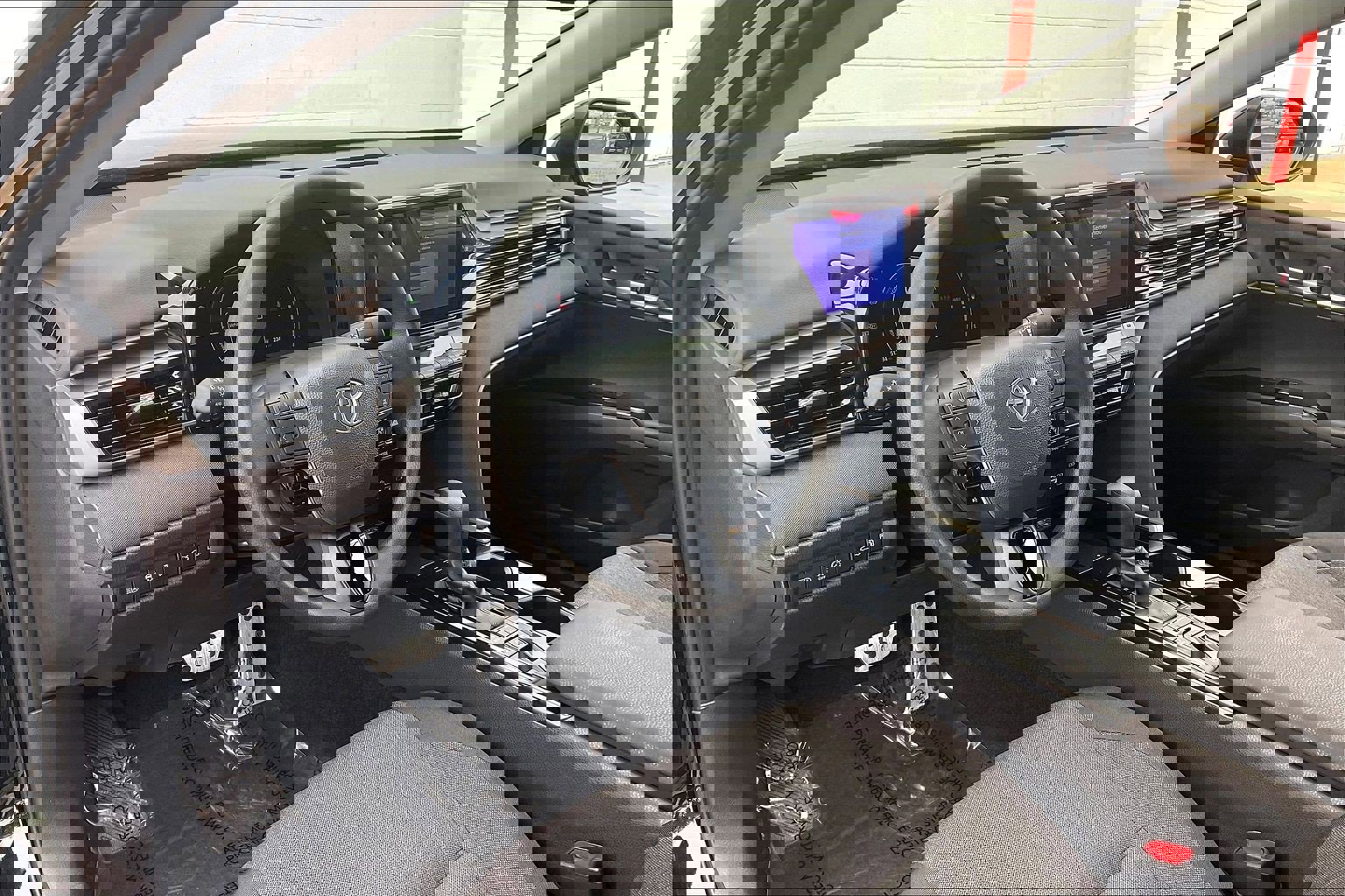 Used 2025 Toyota Camry LE w/ Convenience Package image 18