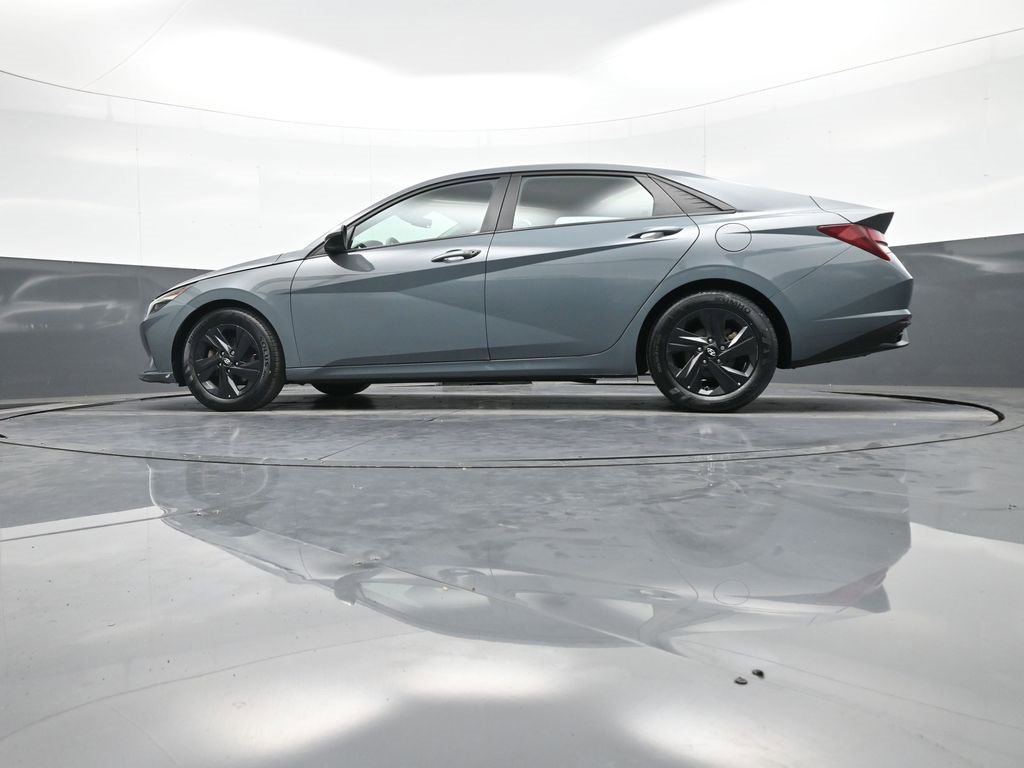 Certified 2022 Hyundai Elantra SEL w/ Cargo Package image 32