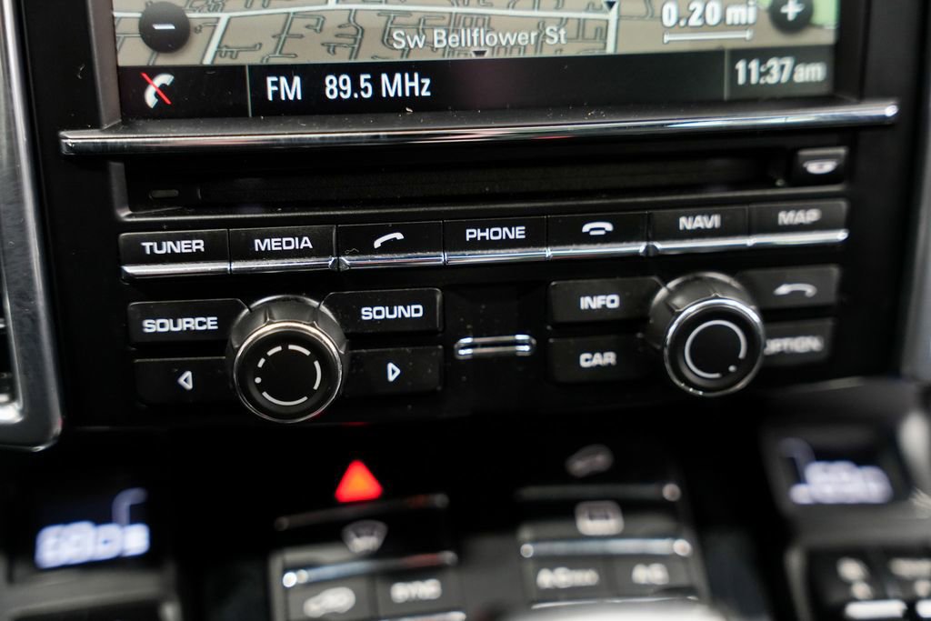 Used 2015 Porsche Cayenne S image 18