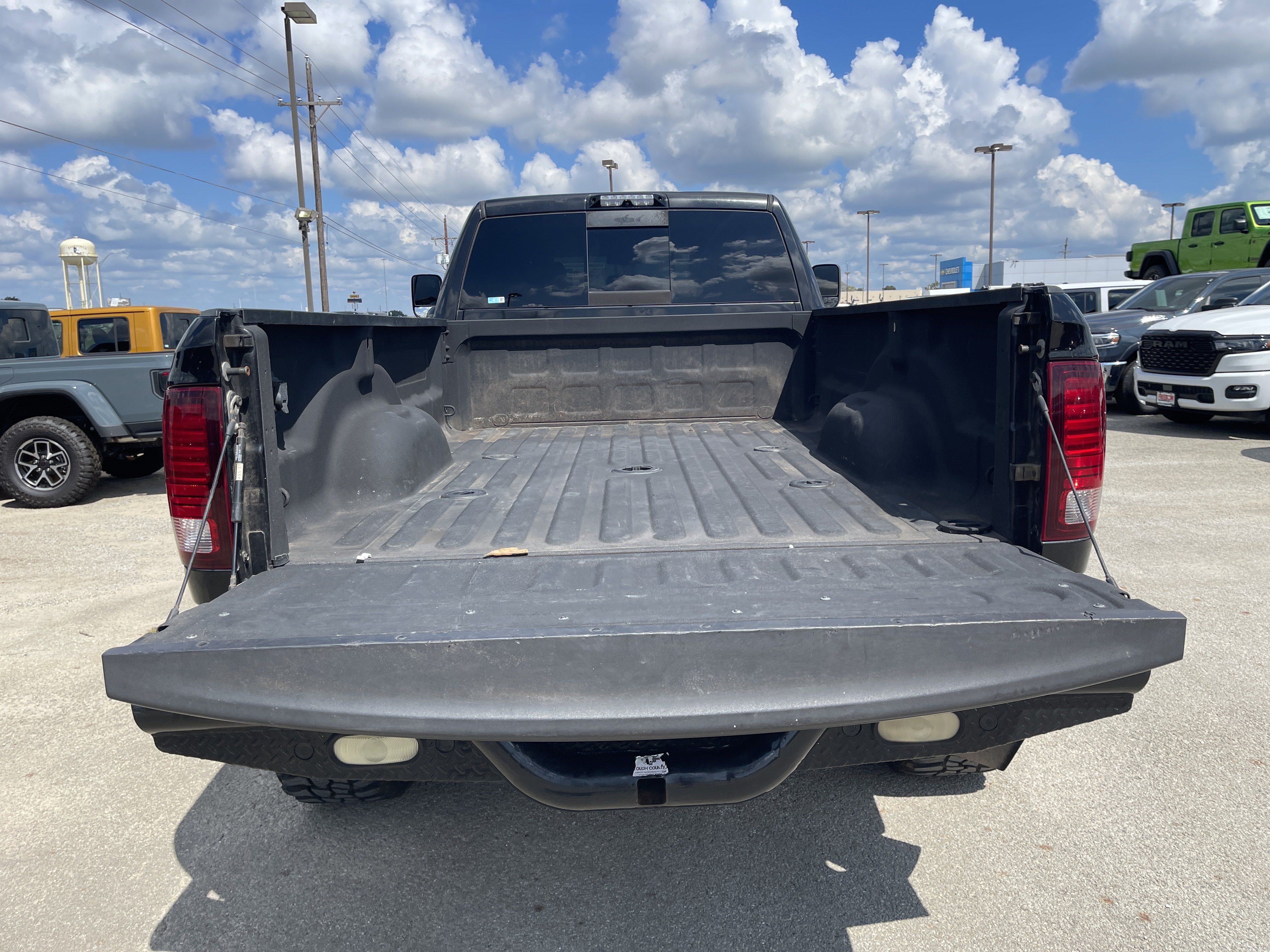 Used 2017 RAM 3500 Laramie w/ Sport Appearance Group AWD/4WD image 14
