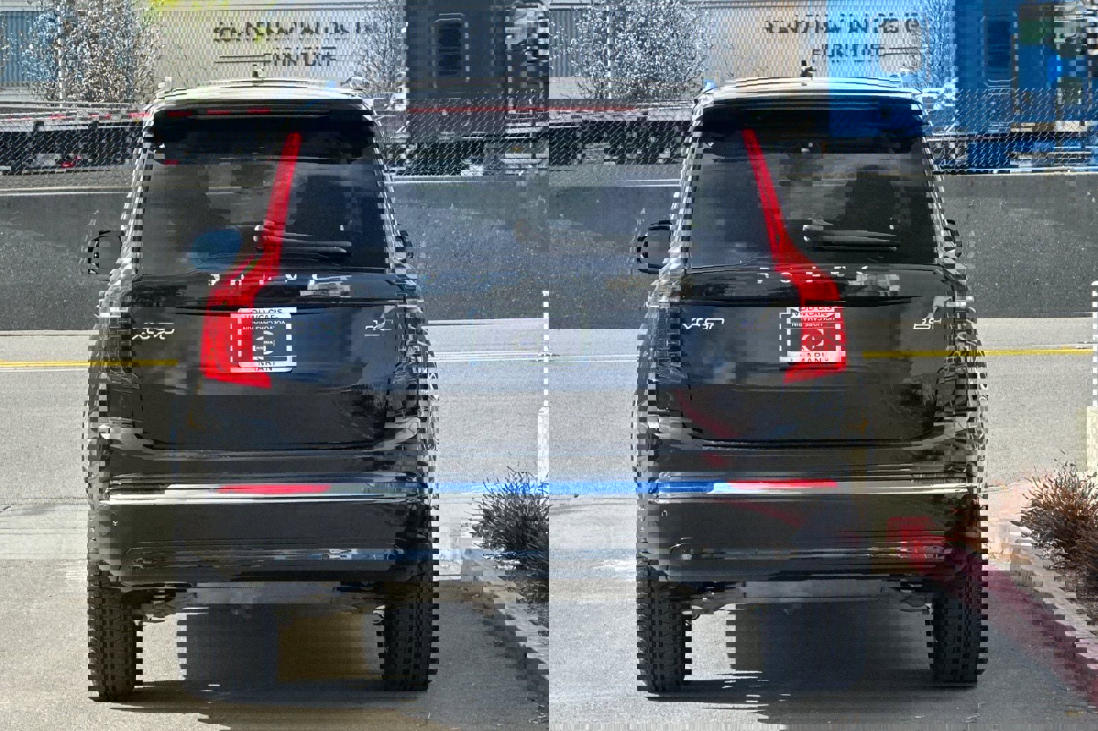 Certified 2025 Volvo XC90 B6 Plus image 8