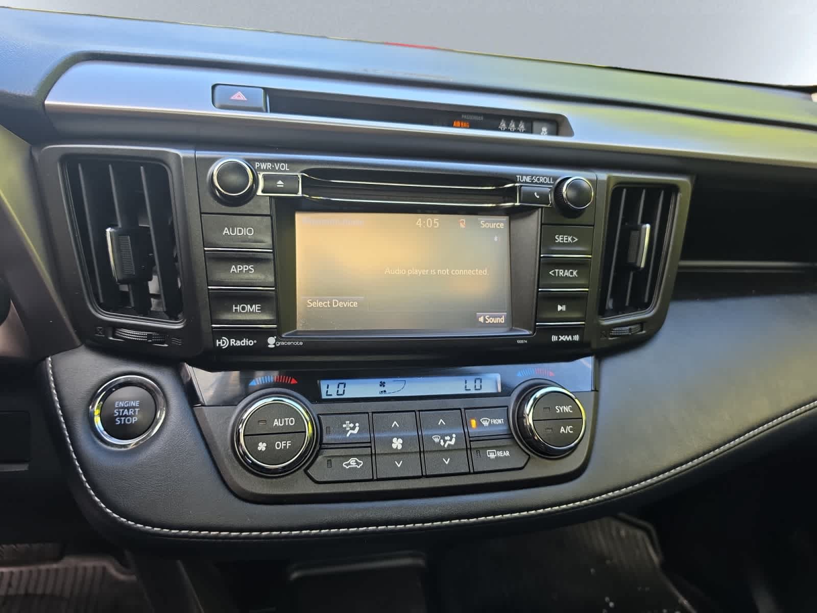 Used 2018 Toyota RAV4 XLE AWD/4WD image 14