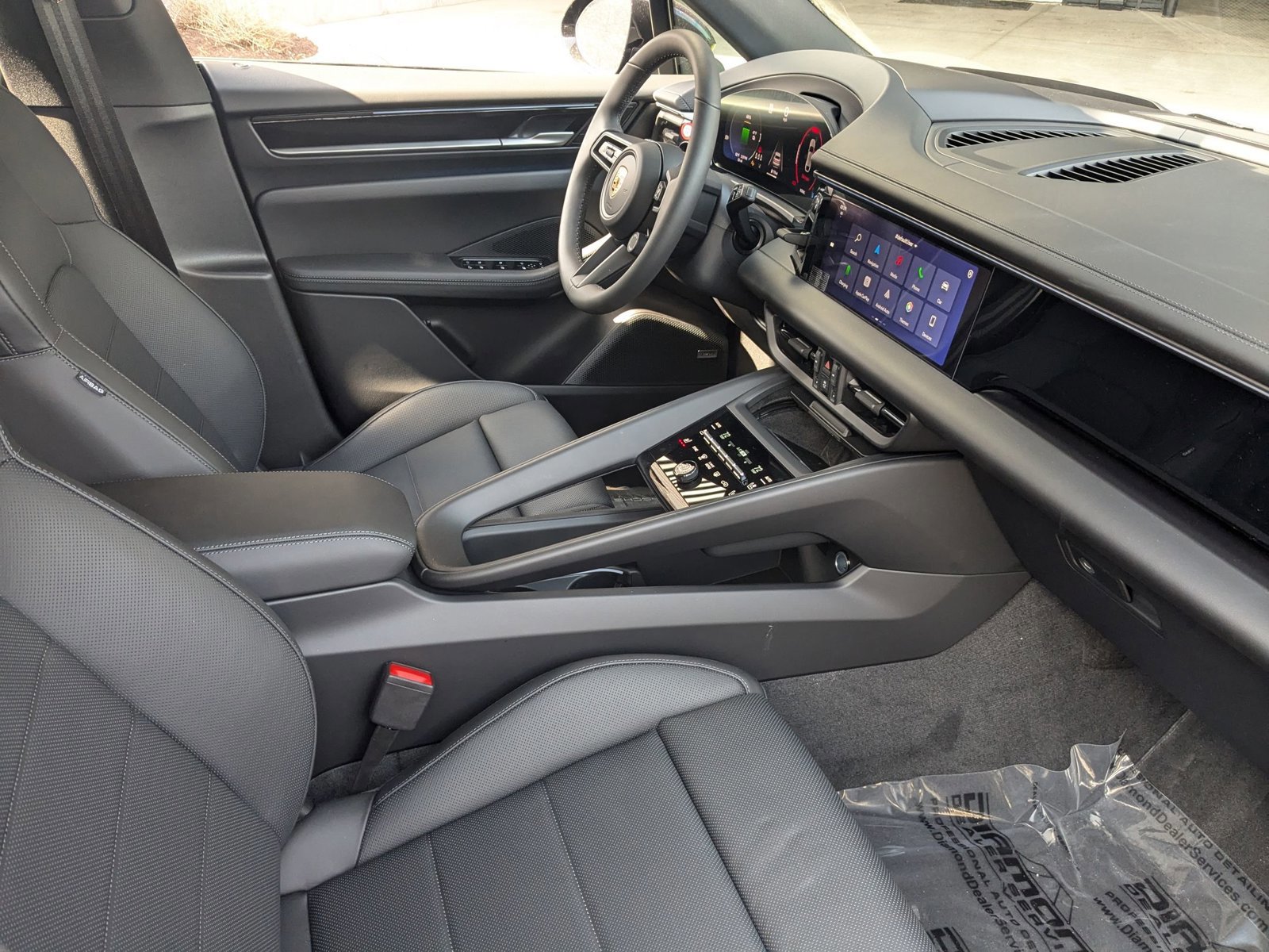 New 2025 Porsche Macan 4S Electric image 23