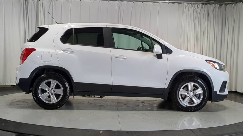 Used 2019 Chevrolet Trax LS w/ Tint and Cruise Package FWD image 11