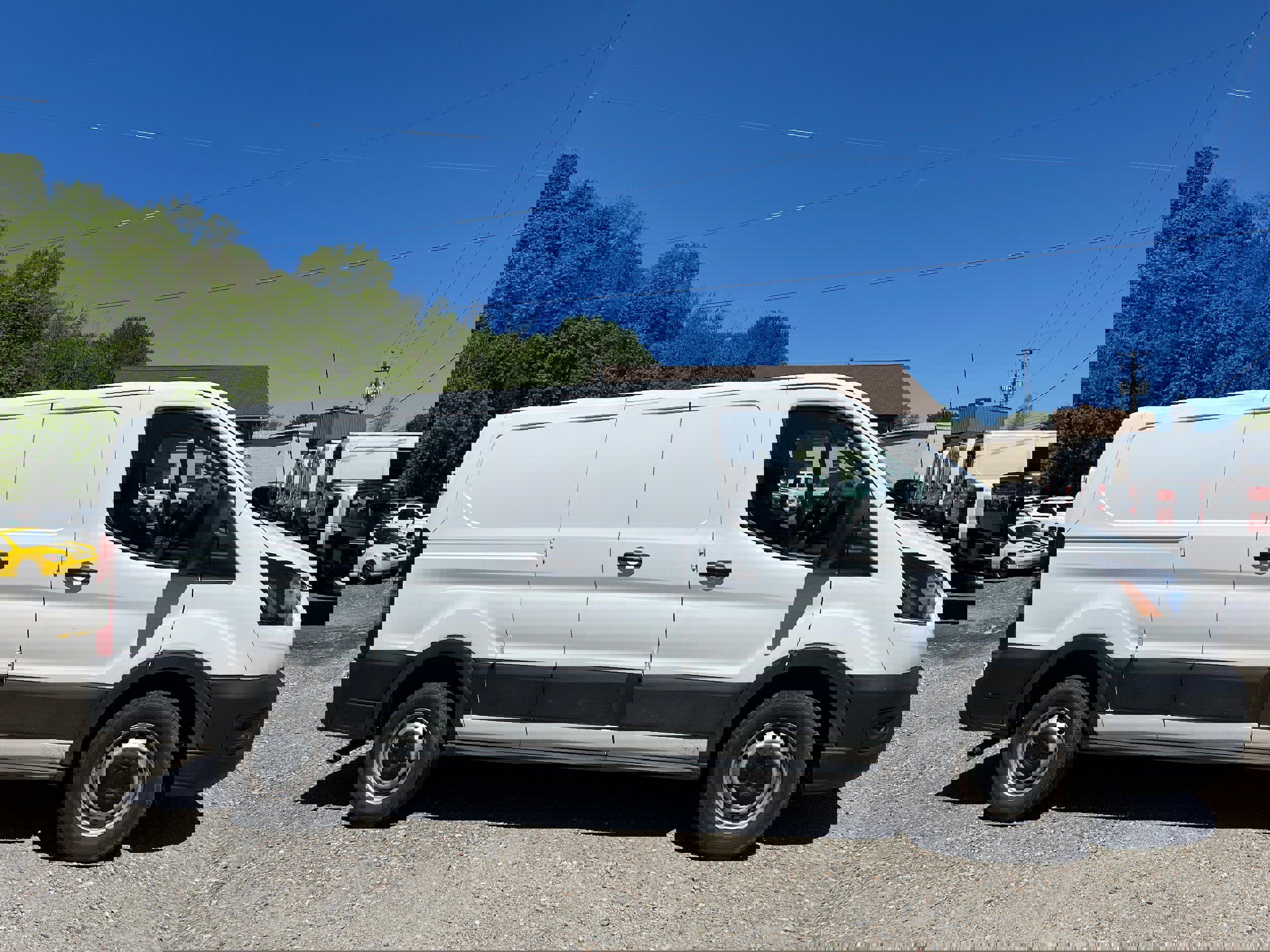 Used 2020 Ford Transit 150 Low Roof RWD image 4