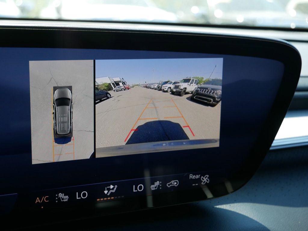 Used 2025 Buick Enclave Avenir w/ Super Cruise Package AWD/4WD image 36