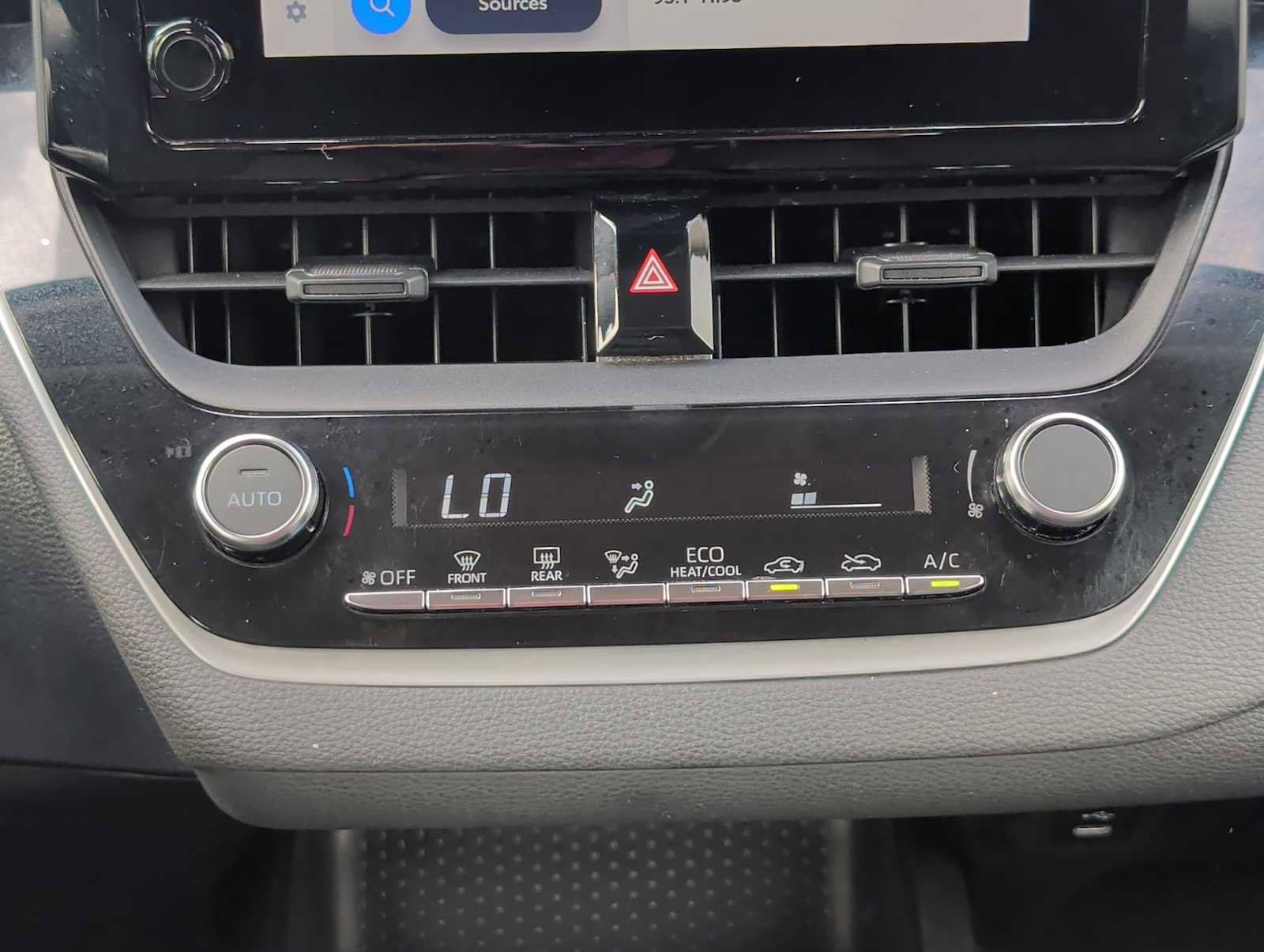 Used 2023 Toyota Corolla LE image 15